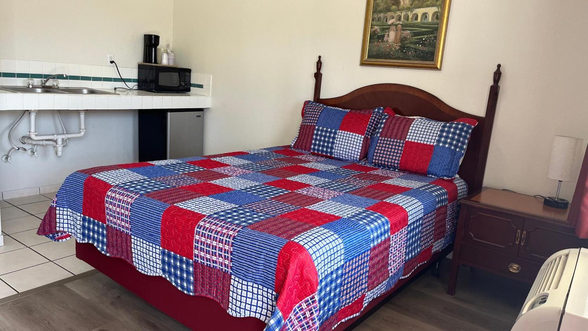 Economy Inn Пасо Роблс Экстерьер фото