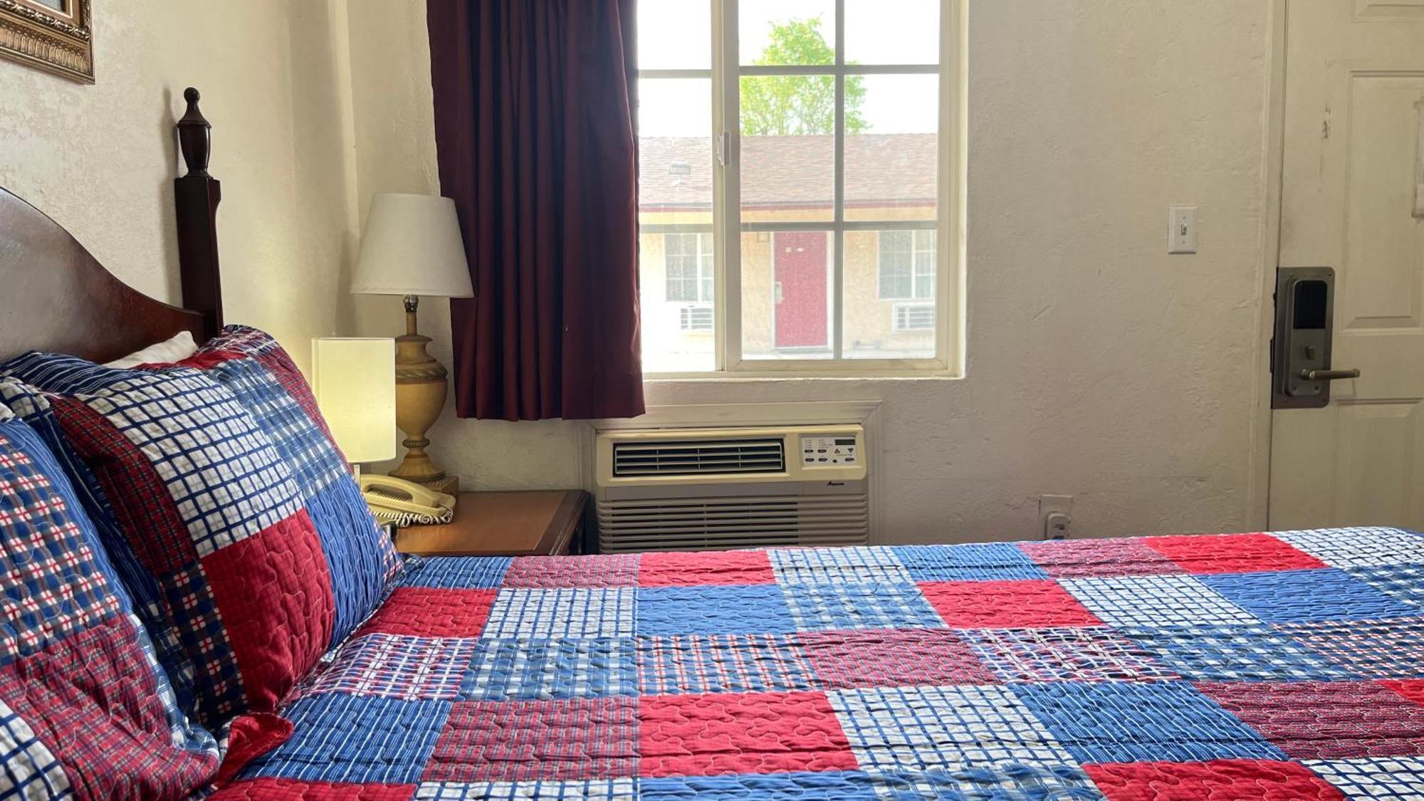 Economy Inn Пасо Роблс Экстерьер фото