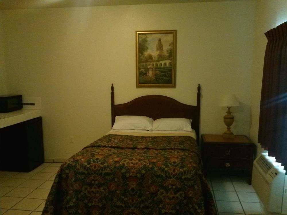 Economy Inn Пасо Роблс Экстерьер фото